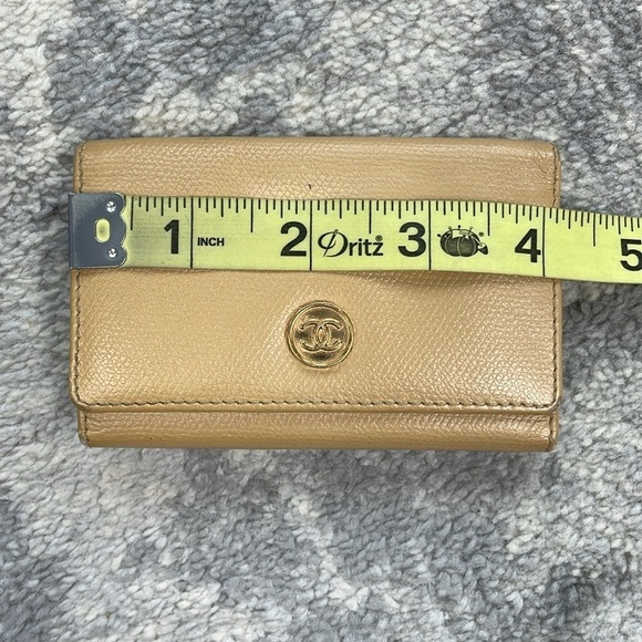 Chanel Interlocking CC Medallion Leather Keyholder Case Trifold Beige - Picture 9 of 17